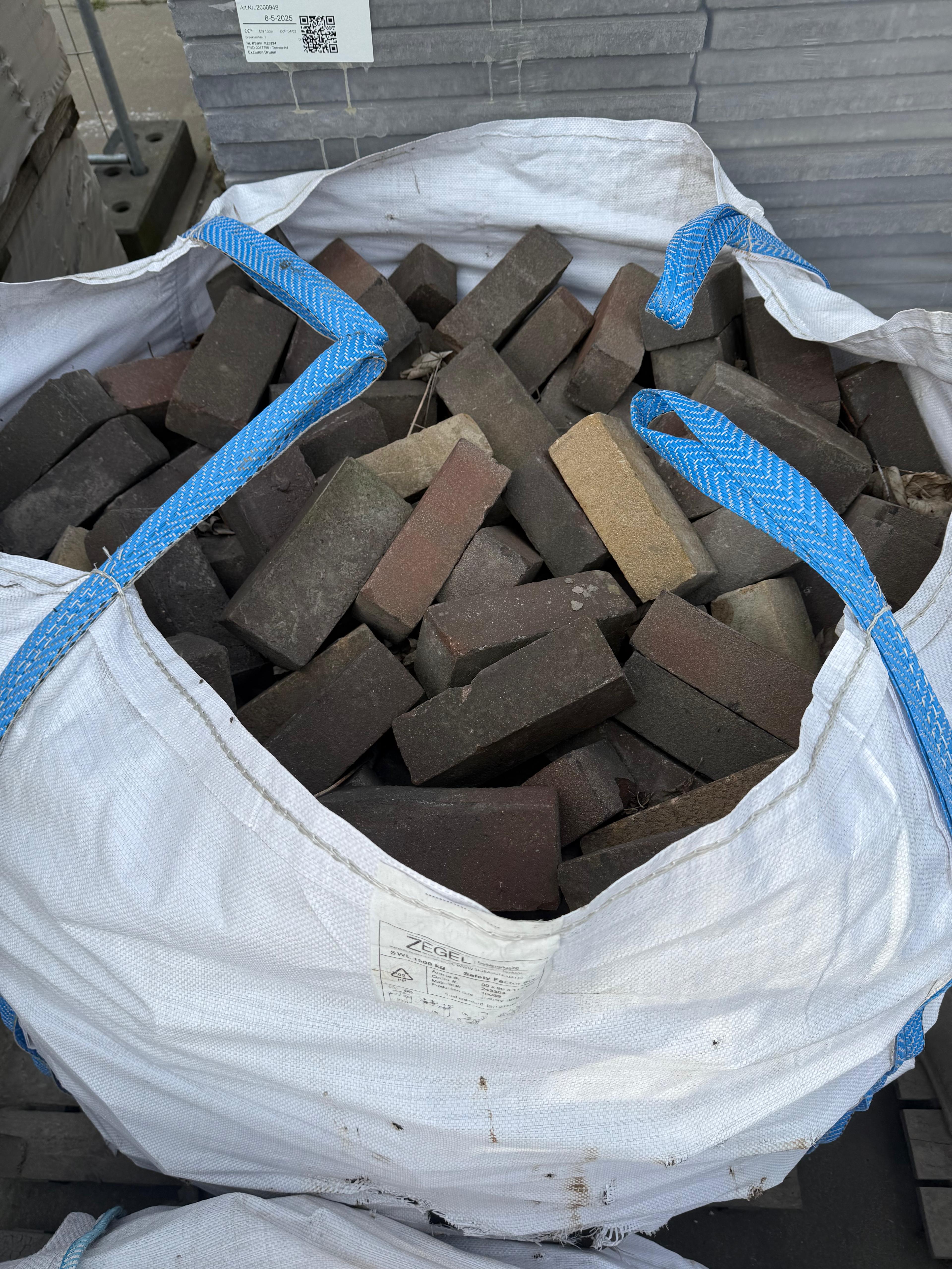 Gebakken straatbaksteen DF Mangaan/rood/geel 20x7x8 cm ACTIE! v.a. €164,95 per BigBag (ca. 6 m2) (kopie)