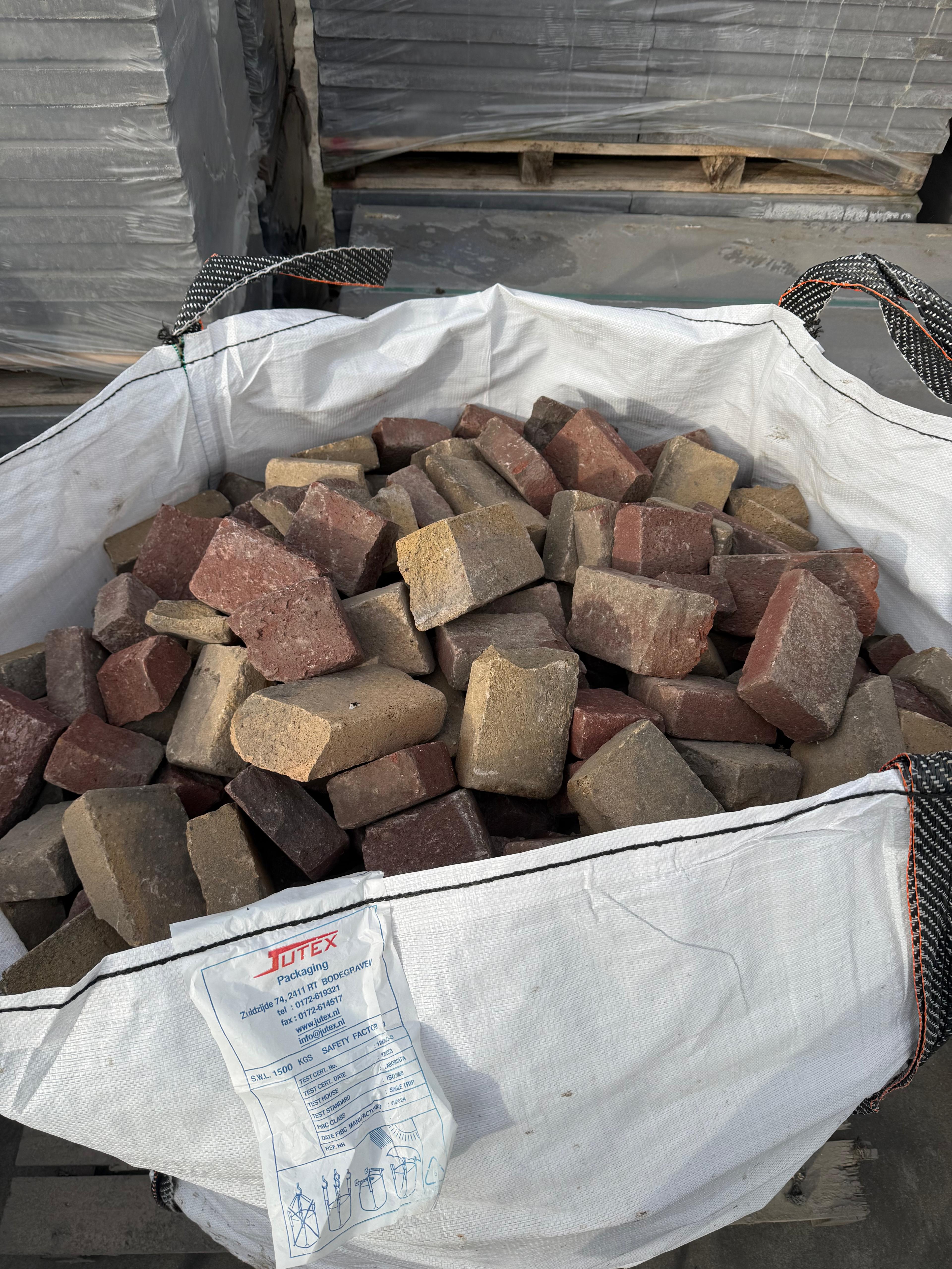 Gebakken straatbaksteen WF rood/geel "KNIPSTUKKEN"  20x5x7 cm ACTIE! v.a. €99,95 p/m2 per BigBag (ca. 6 m2)